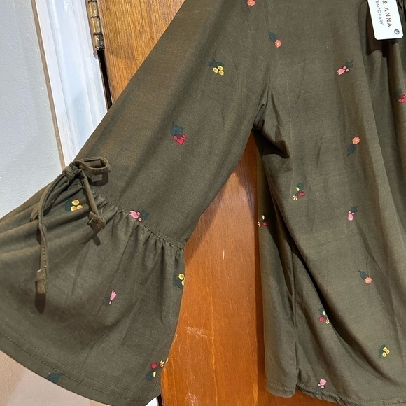 Jon and Anna Brown Top - Picture 4 of 5